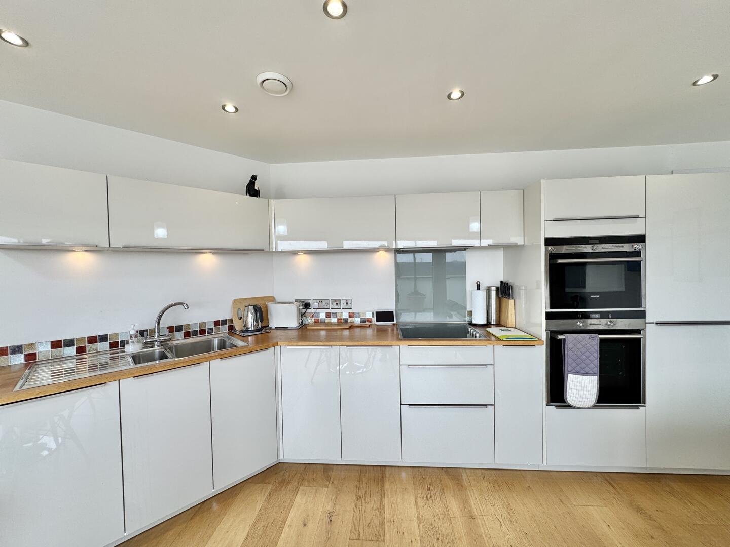 Chyvelah Road, Threemilestone, Truro